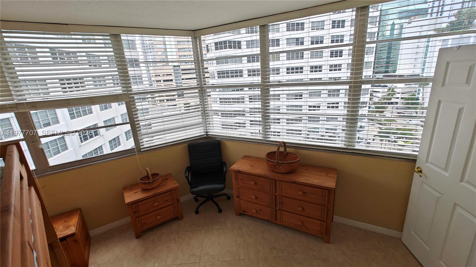 825 Brickell Bay Dr #841 Miami, FL 33131