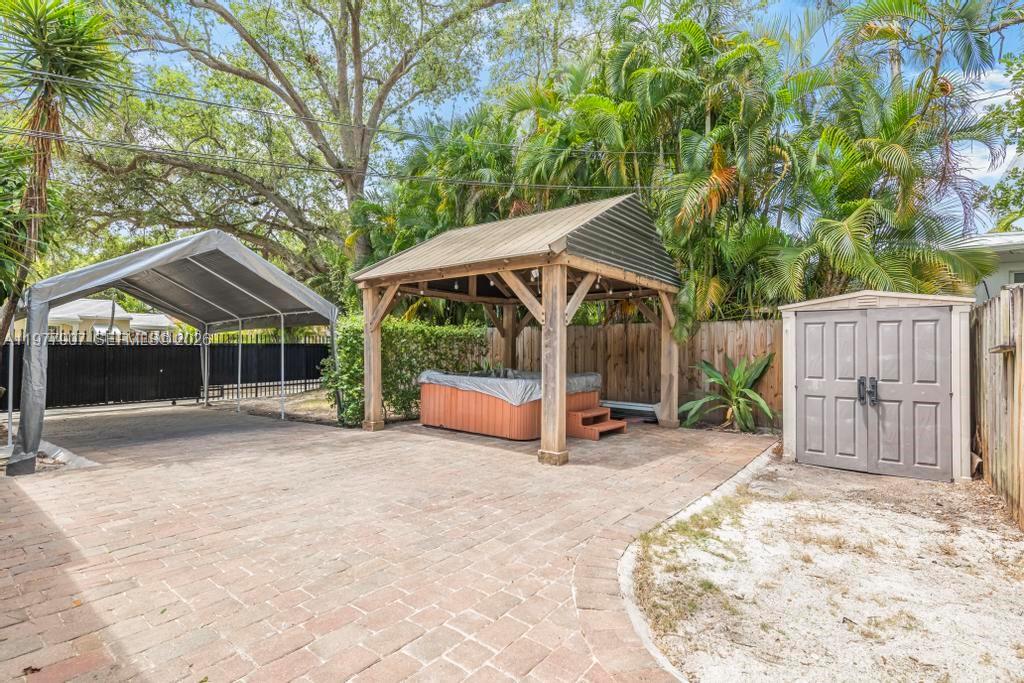 2301 Tequesta Ln Coconut Grove, FL 33133