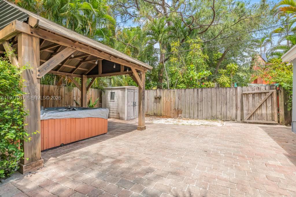 2301 Tequesta Ln Coconut Grove, FL 33133