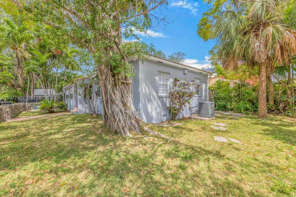 2301 Tequesta Ln Coconut Grove, FL 33133