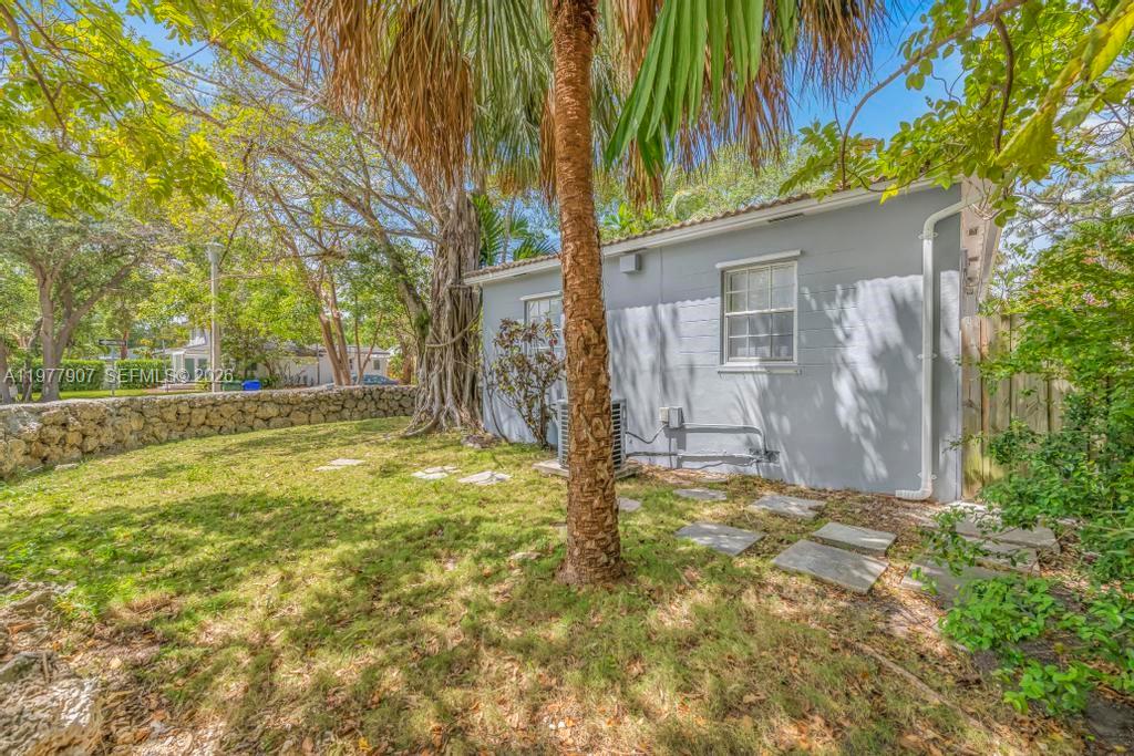 2301 Tequesta Ln Coconut Grove, FL 33133