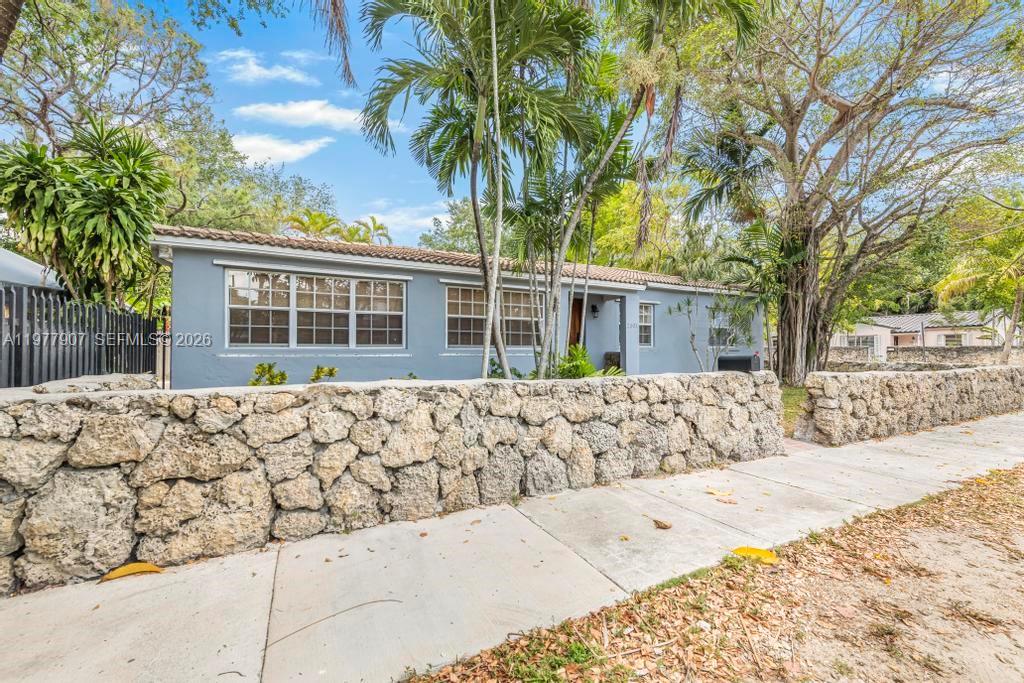 2301 Tequesta Ln Coconut Grove, FL 33133