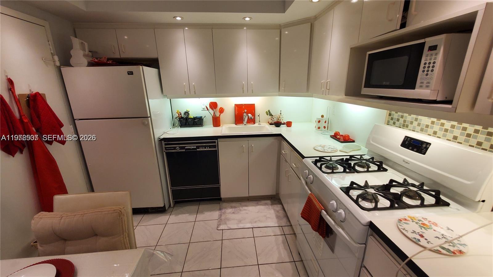 2030 S Ocean Dr #401