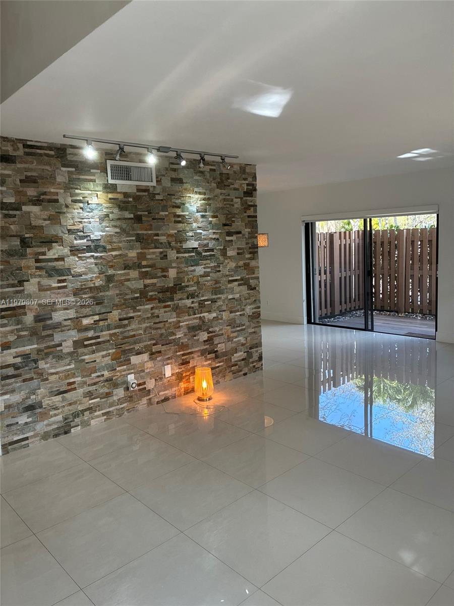 11543 SW 109th Rd #24B Miami, FL 33176