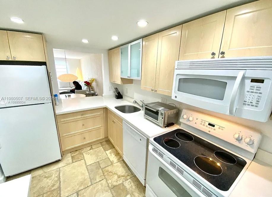 240 Galen Dr #314 Key Biscayne, FL 33149