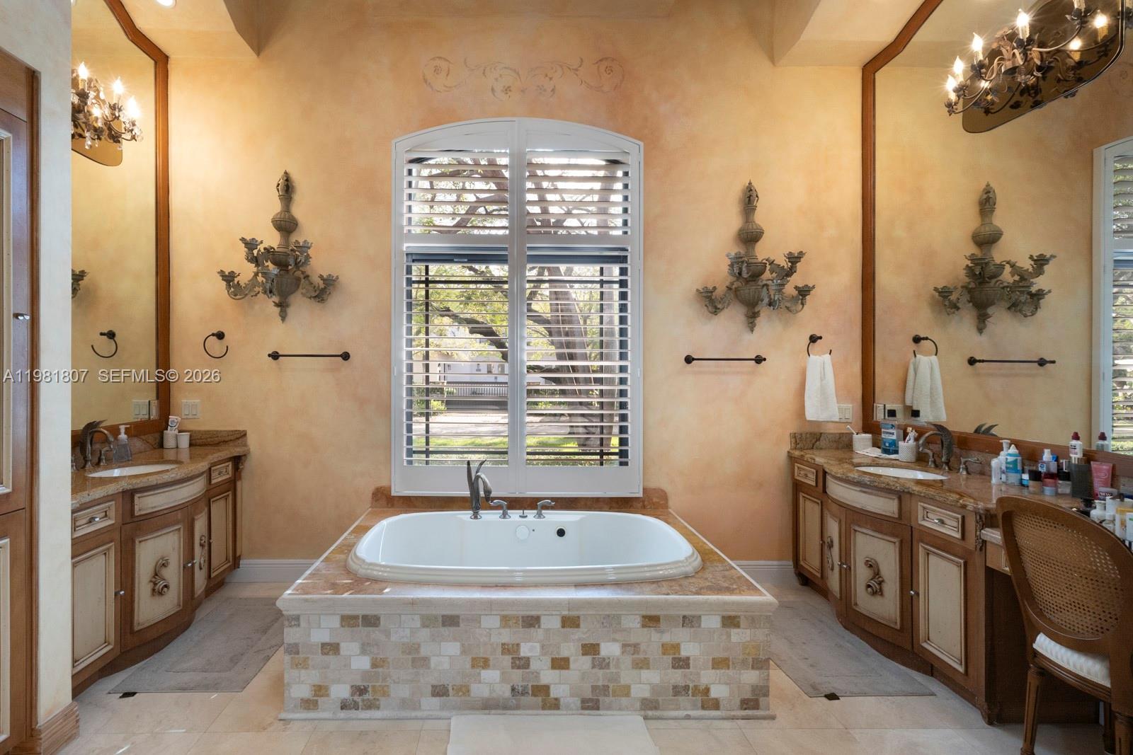 7140 SW 70th Ave Miami, FL 33143