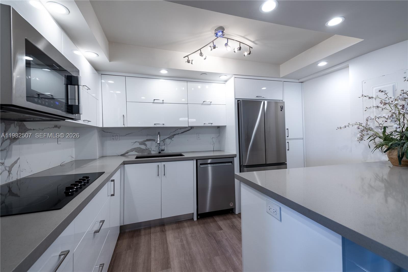 2000 Towerside Ter #1910