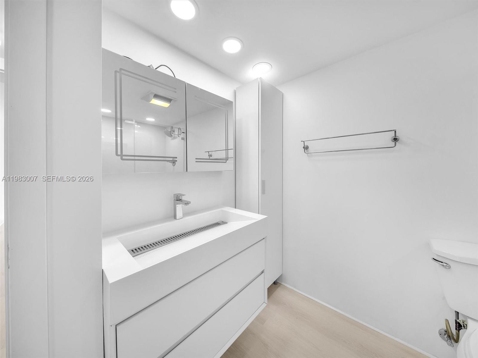 301 174th St #1818 Sunny Isles Beach, FL 33160