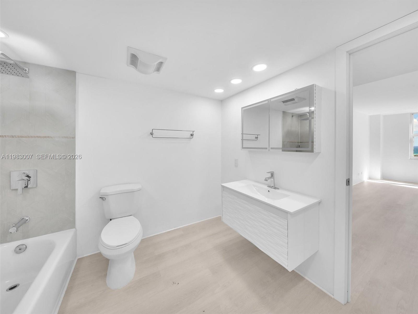 301 174th St #1818 Sunny Isles Beach, FL 33160