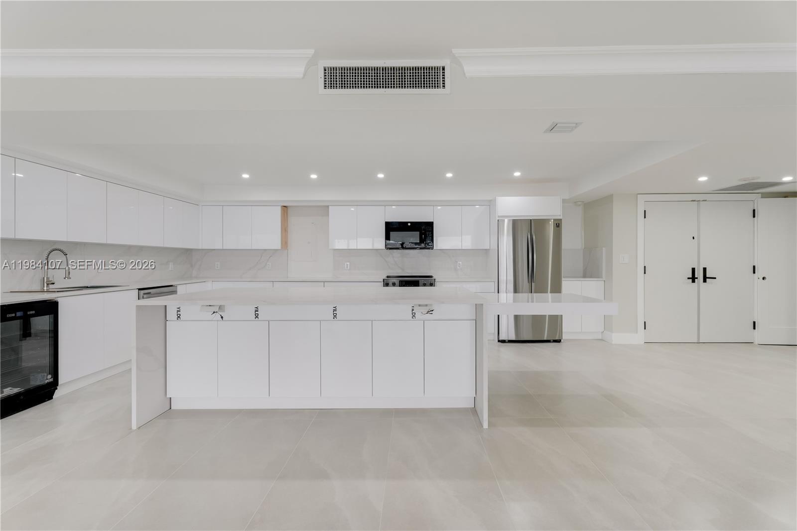 1 Grove Isle Dr #A904 Miami, FL 33133