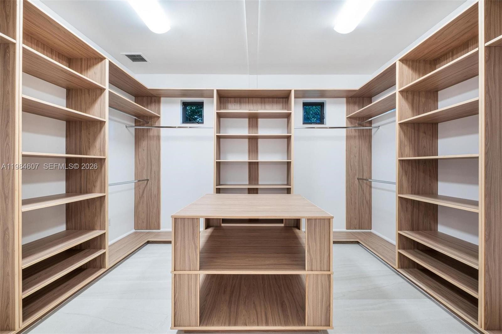 6220 SW 123rd Ter Pinecrest, FL 33156