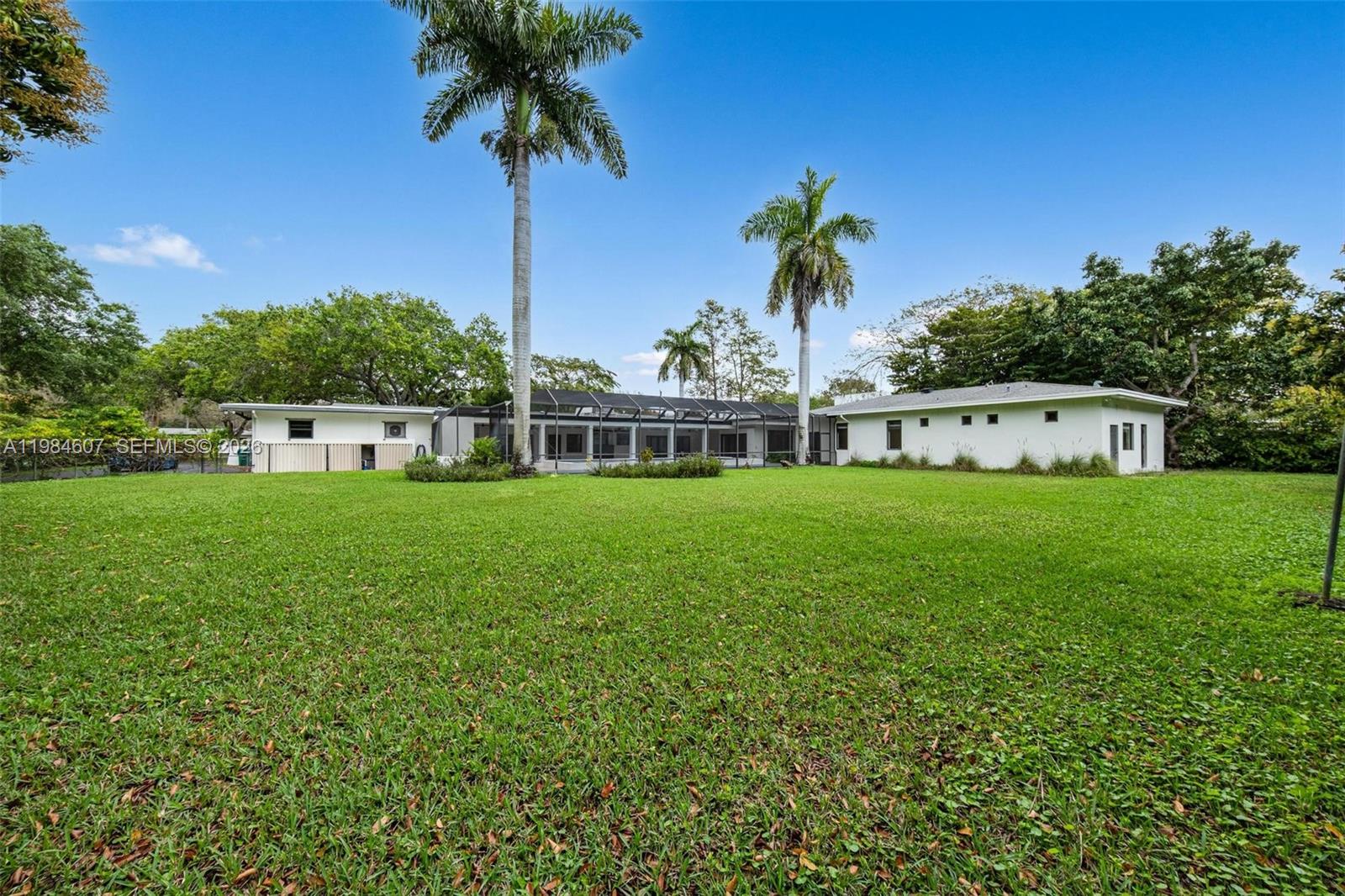 6220 SW 123rd Ter Pinecrest, FL 33156