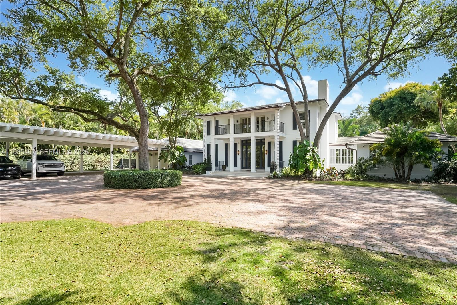 4550 Sunset Dr Coral Gables, FL 33143