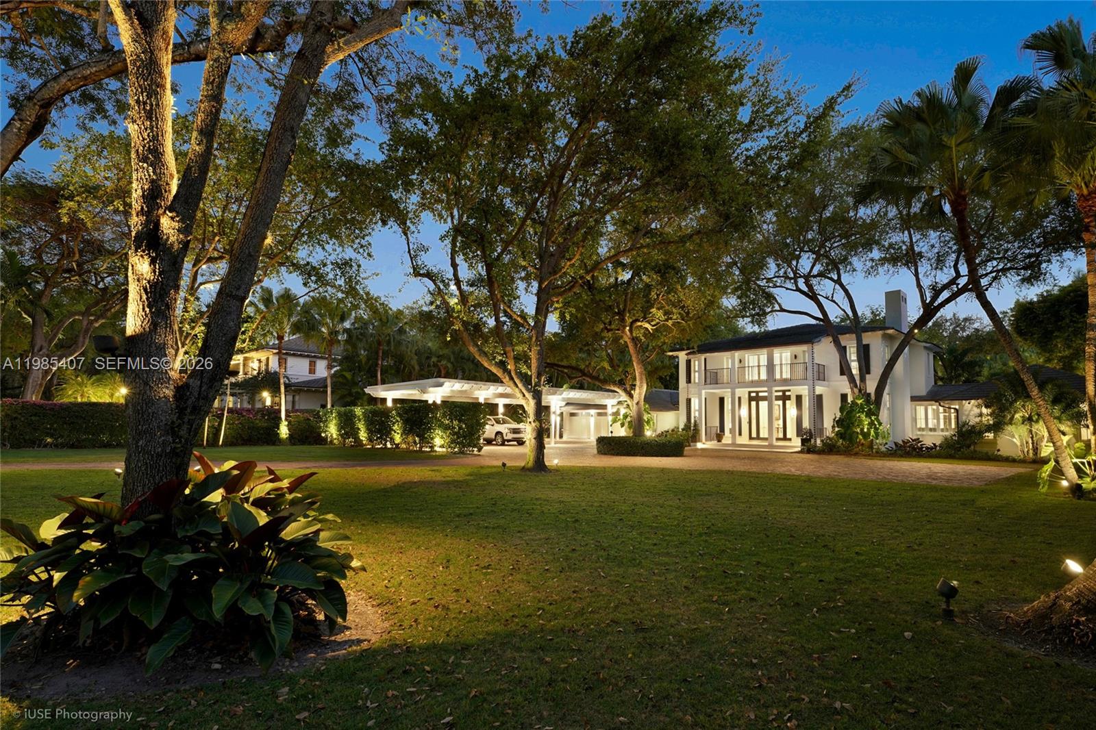 4550 Sunset Dr Coral Gables, FL 33143