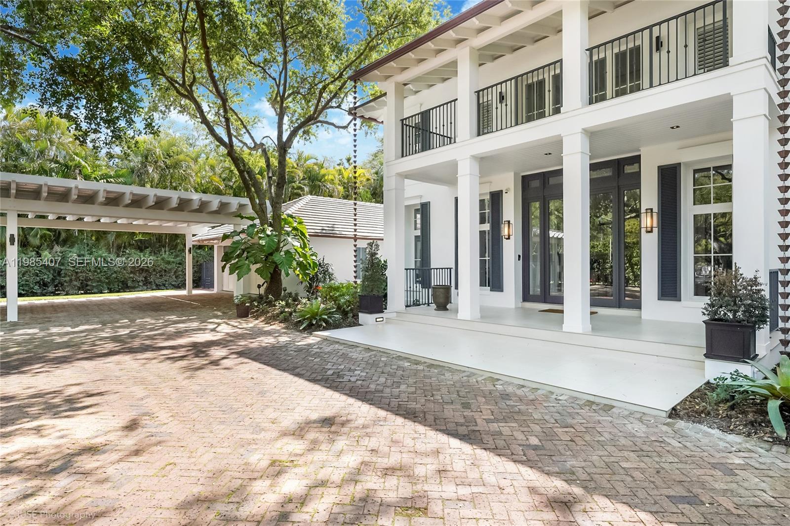 4550 Sunset Dr Coral Gables, FL 33143