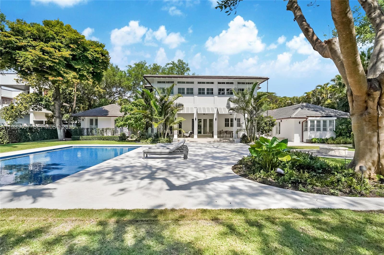 4550 Sunset Dr Coral Gables, FL 33143