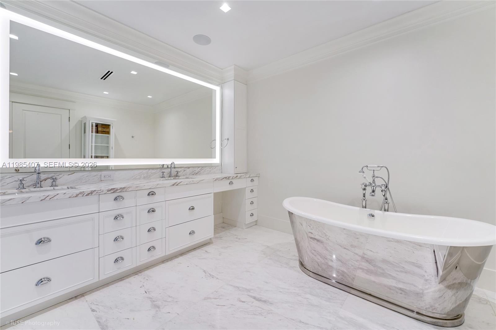 4550 Sunset Dr Coral Gables, FL 33143