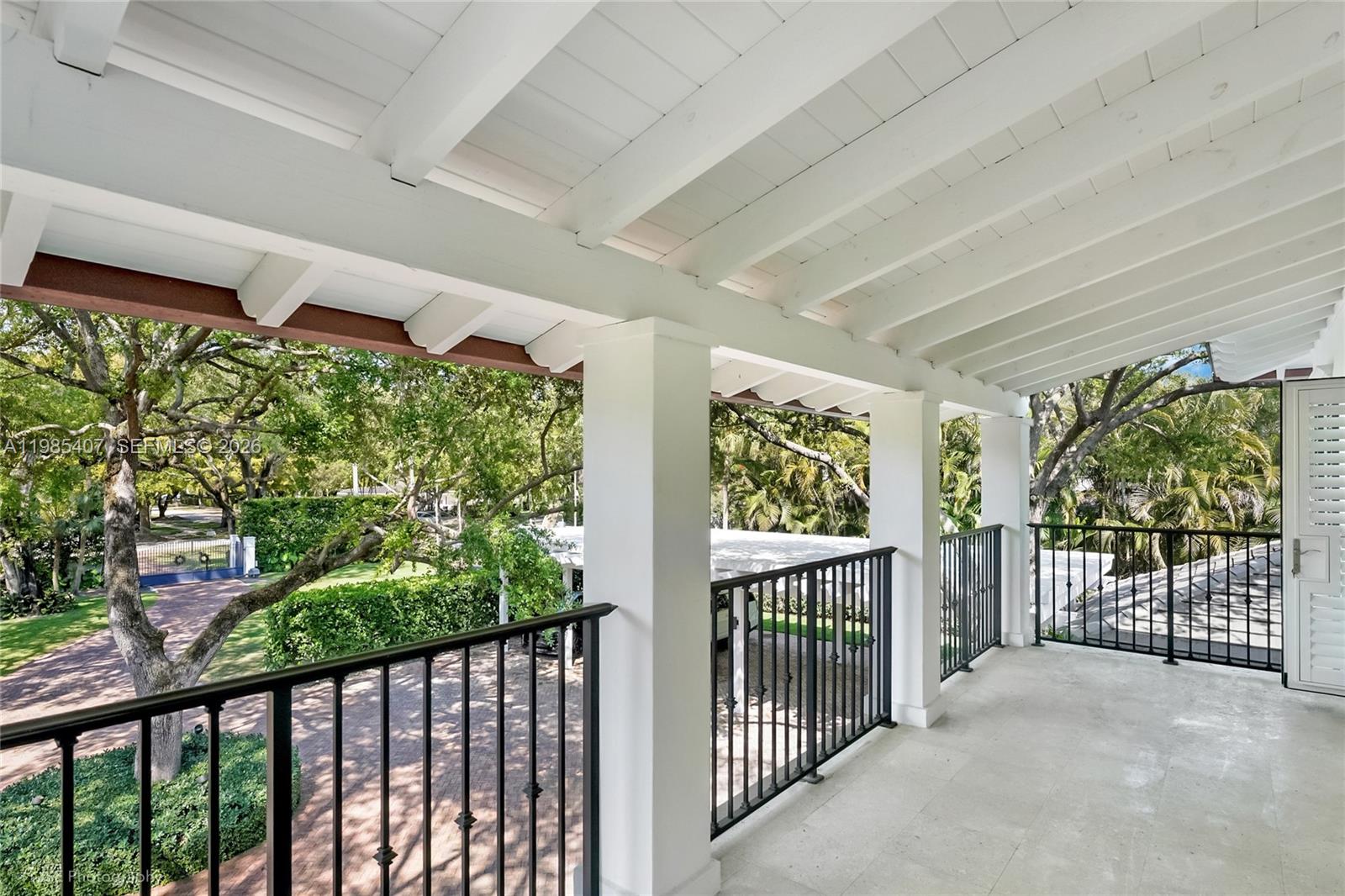 4550 Sunset Dr Coral Gables, FL 33143