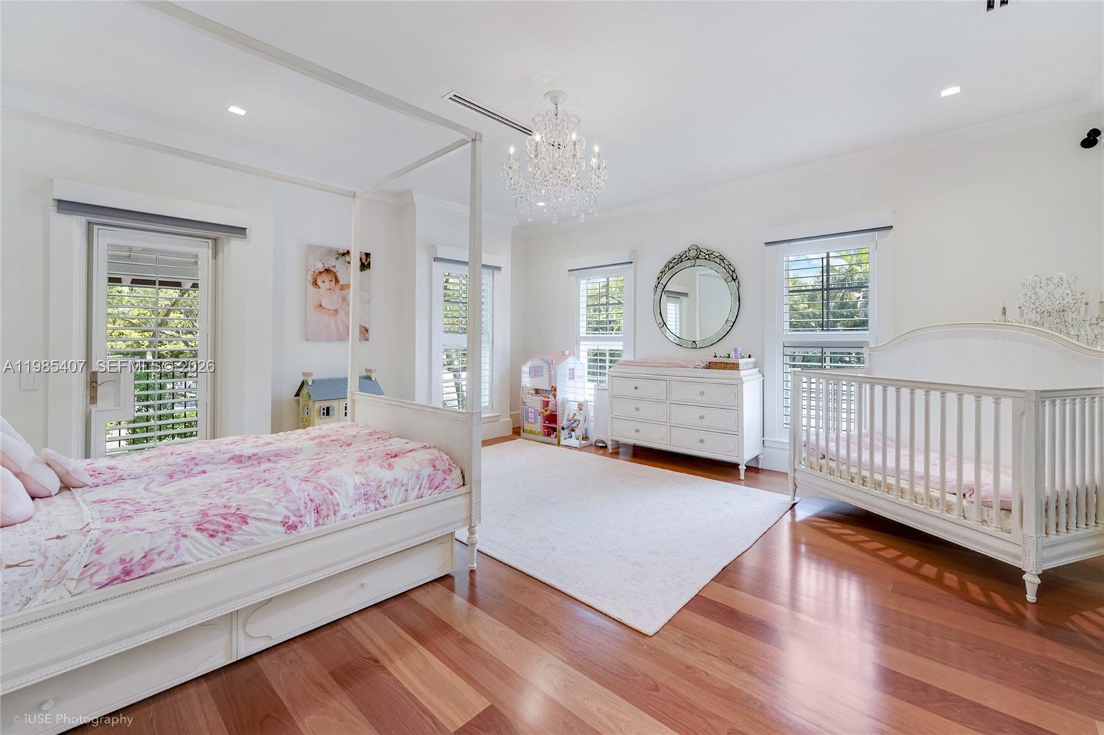 4550 Sunset Dr Coral Gables, FL 33143