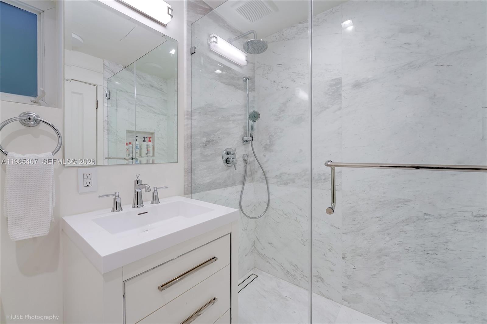 4550 Sunset Dr Coral Gables, FL 33143