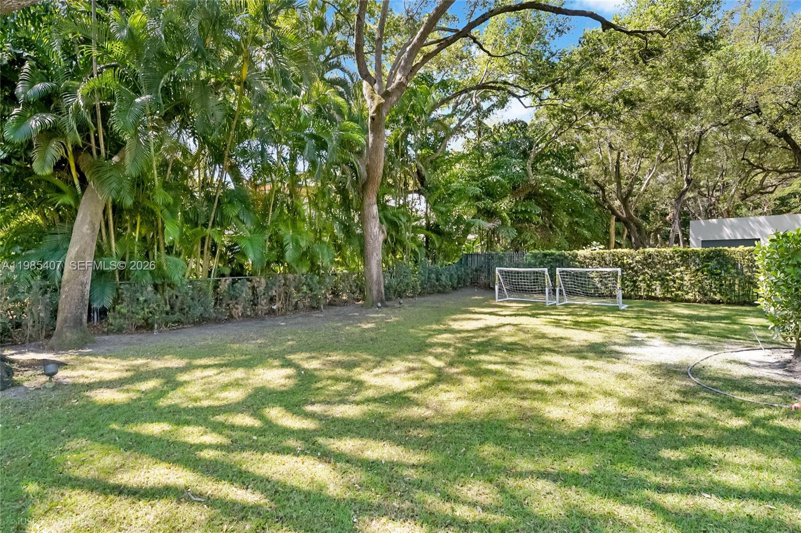 4550 Sunset Dr Coral Gables, FL 33143