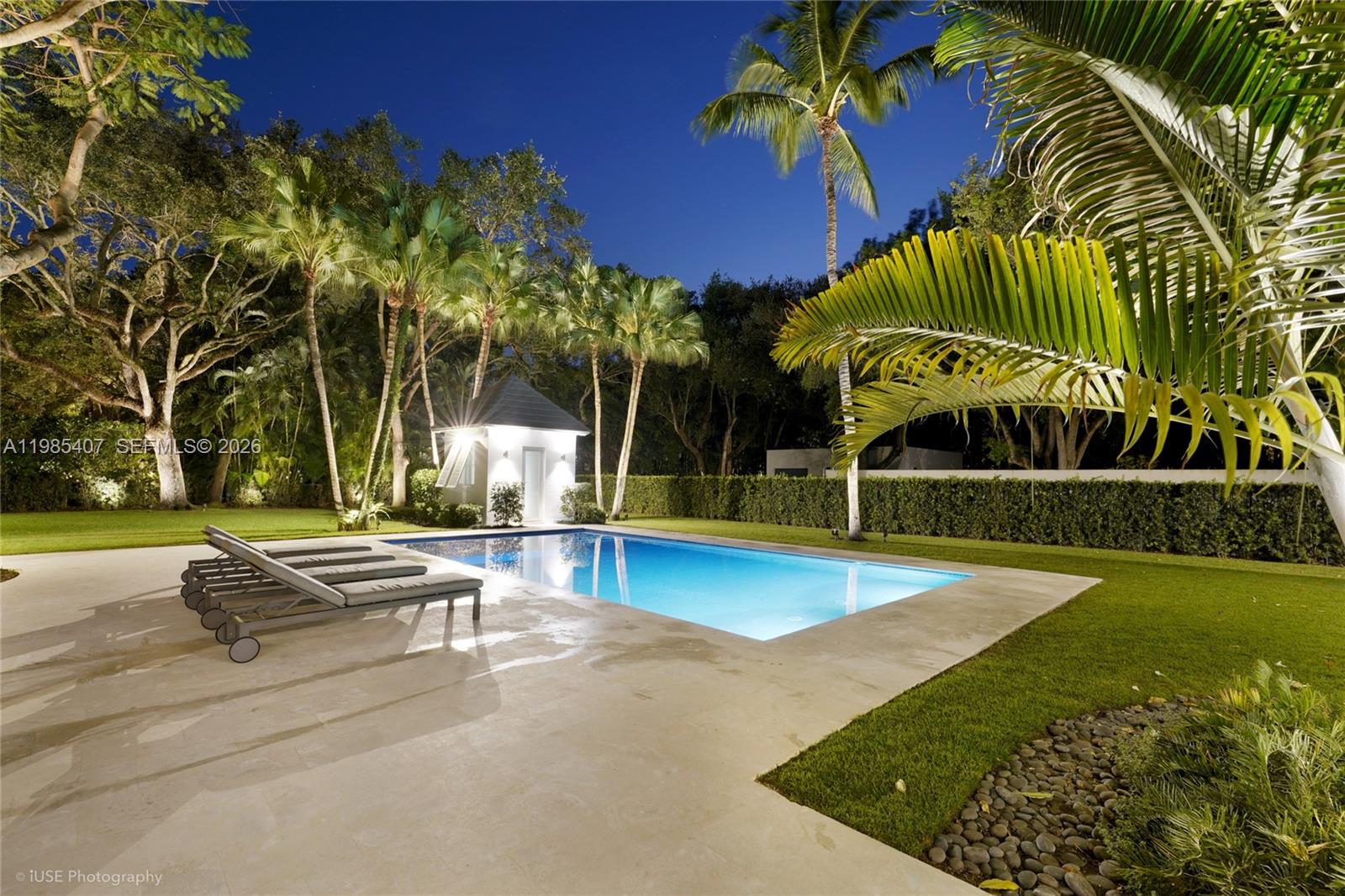 4550 Sunset Dr Coral Gables, FL 33143