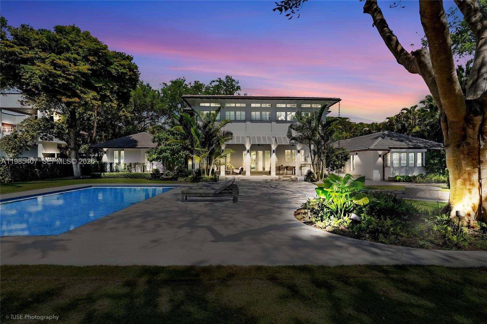 4550 Sunset Dr Coral Gables, FL 33143