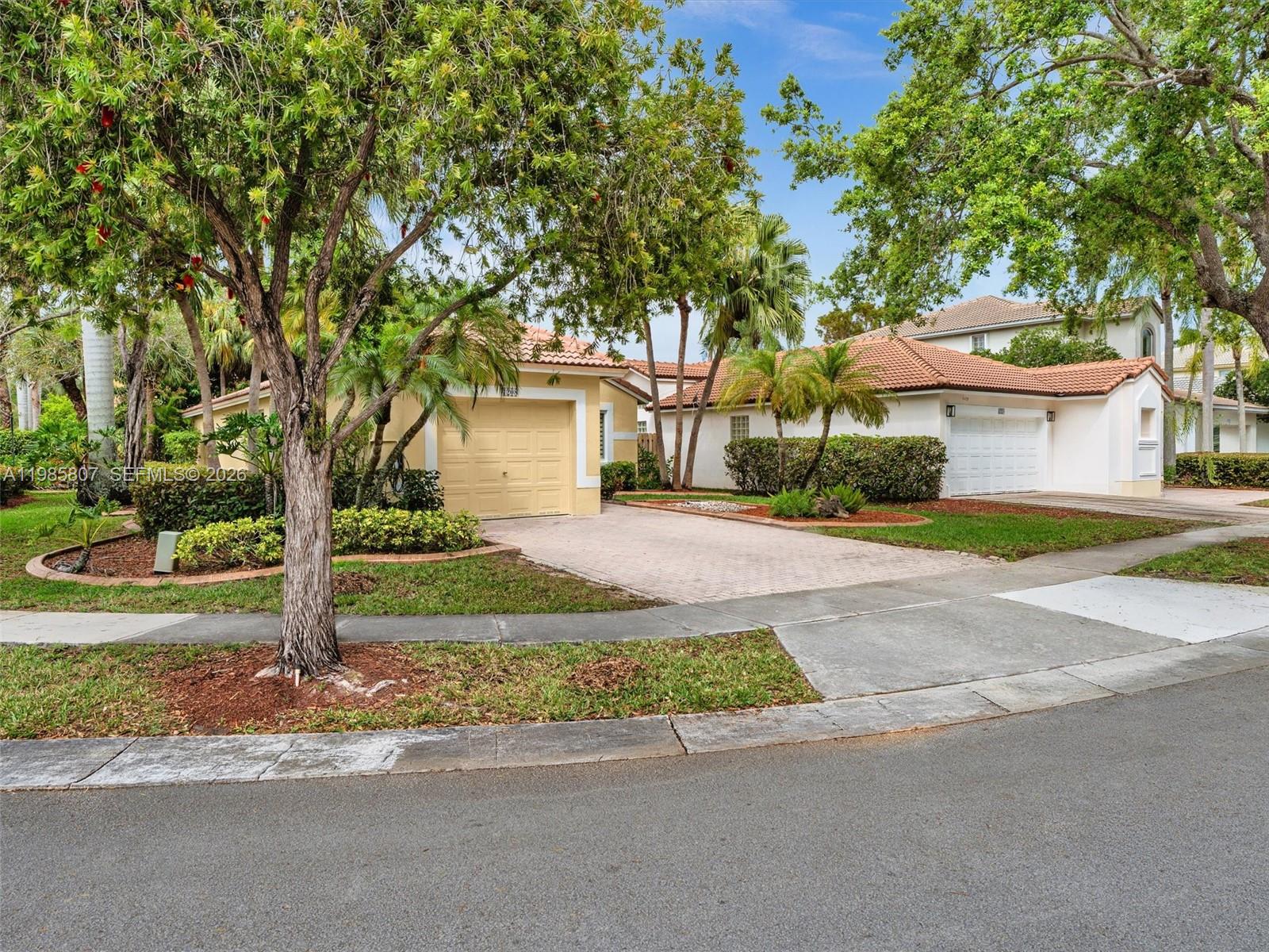 1208 NW 170th Ave Pembroke Pines, FL 33028