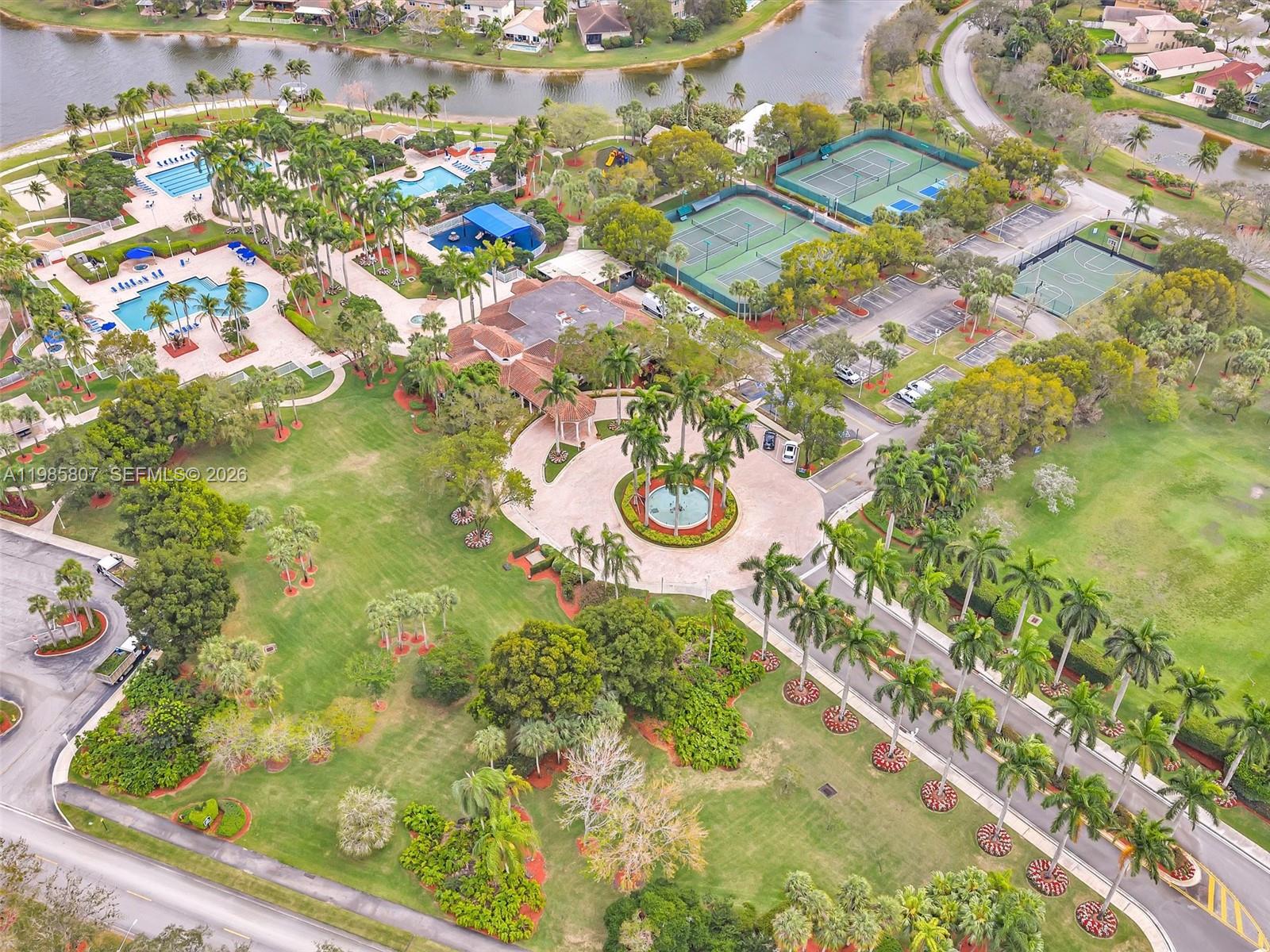 1208 NW 170th Ave Pembroke Pines, FL 33028