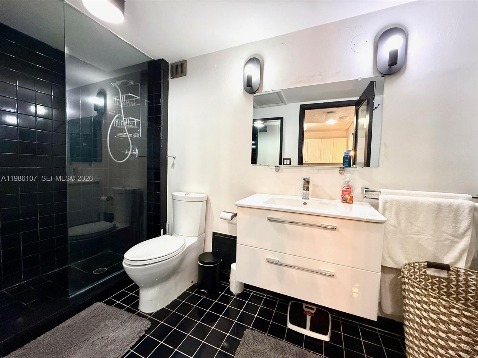 2301 Collins Ave #931 Miami Beach, FL 33139