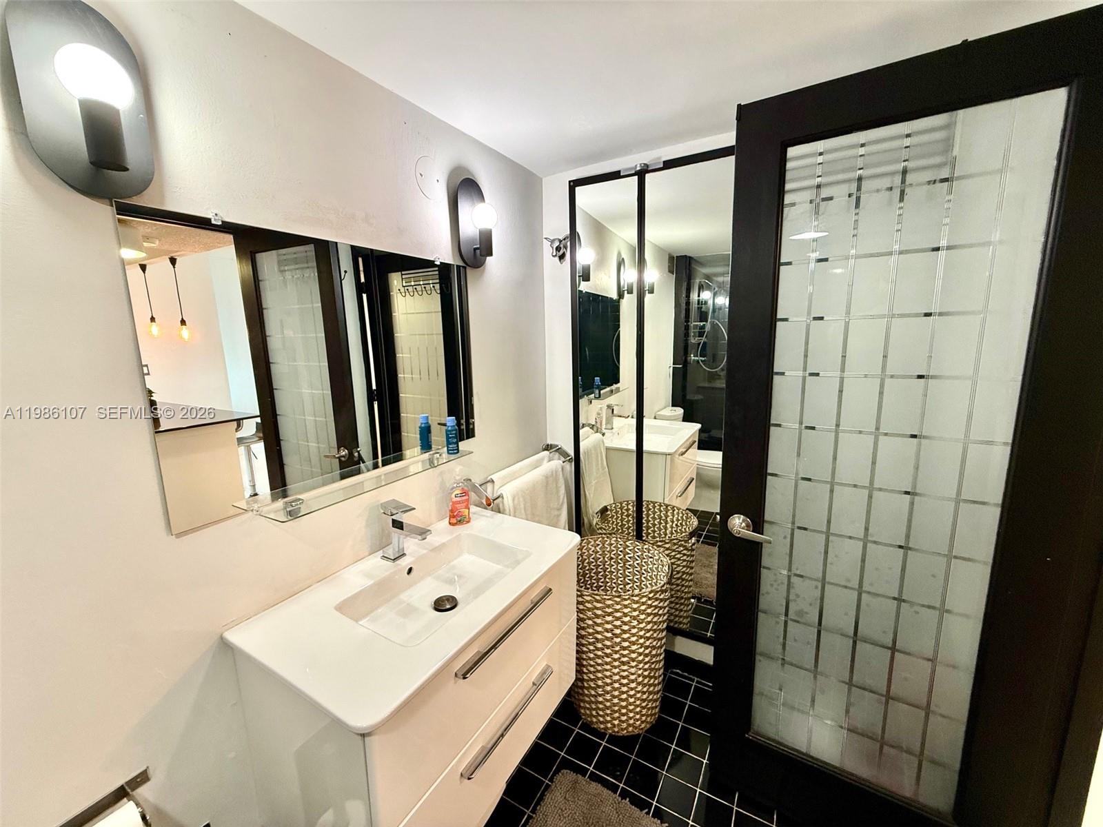 2301 Collins Ave #931 Miami Beach, FL 33139