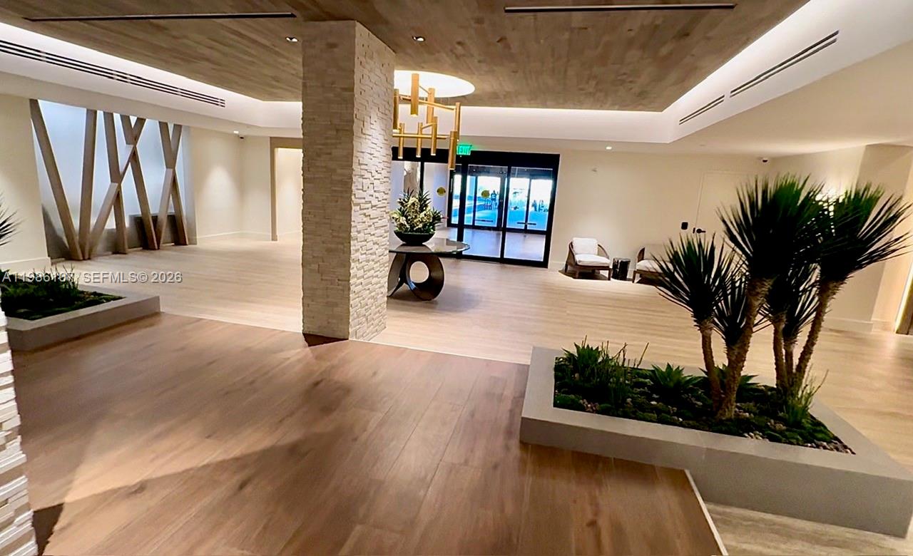 2301 Collins Ave #931 Miami Beach, FL 33139