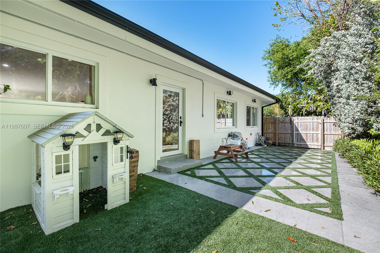 10235 SW 58th Ct Pinecrest, FL 33156