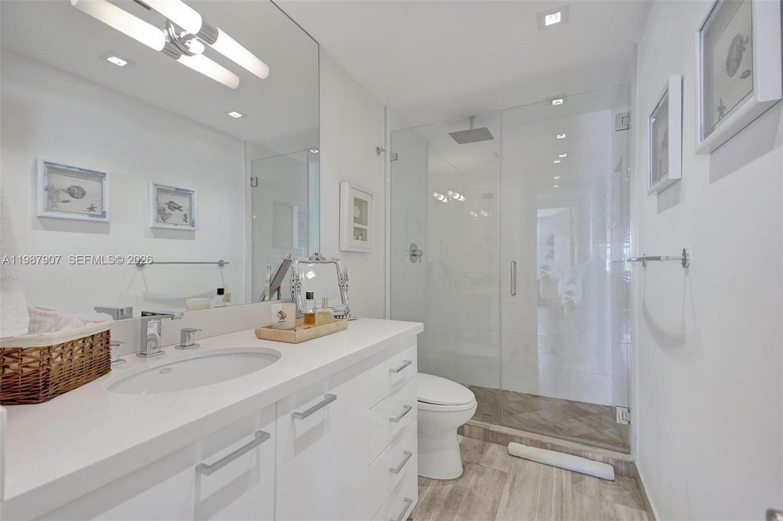 1121 Crandon Blvd #D1202 Key Biscayne, FL 33149