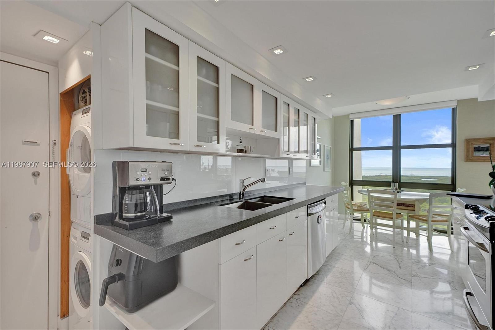 1121 Crandon Blvd #D1202 Key Biscayne, FL 33149