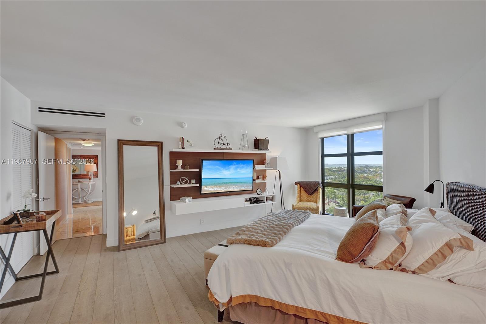 1121 Crandon Blvd #D1202 Key Biscayne, FL 33149