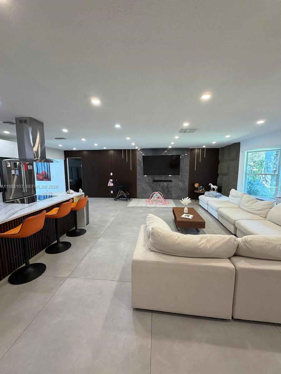 2810 Riverland Rd Fort Lauderdale, FL 33312