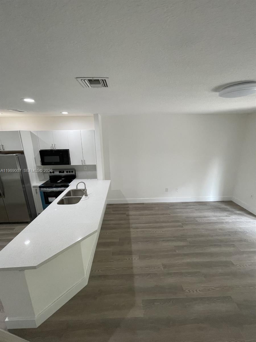 5725 NW 114th Path #106 Doral, FL 33178