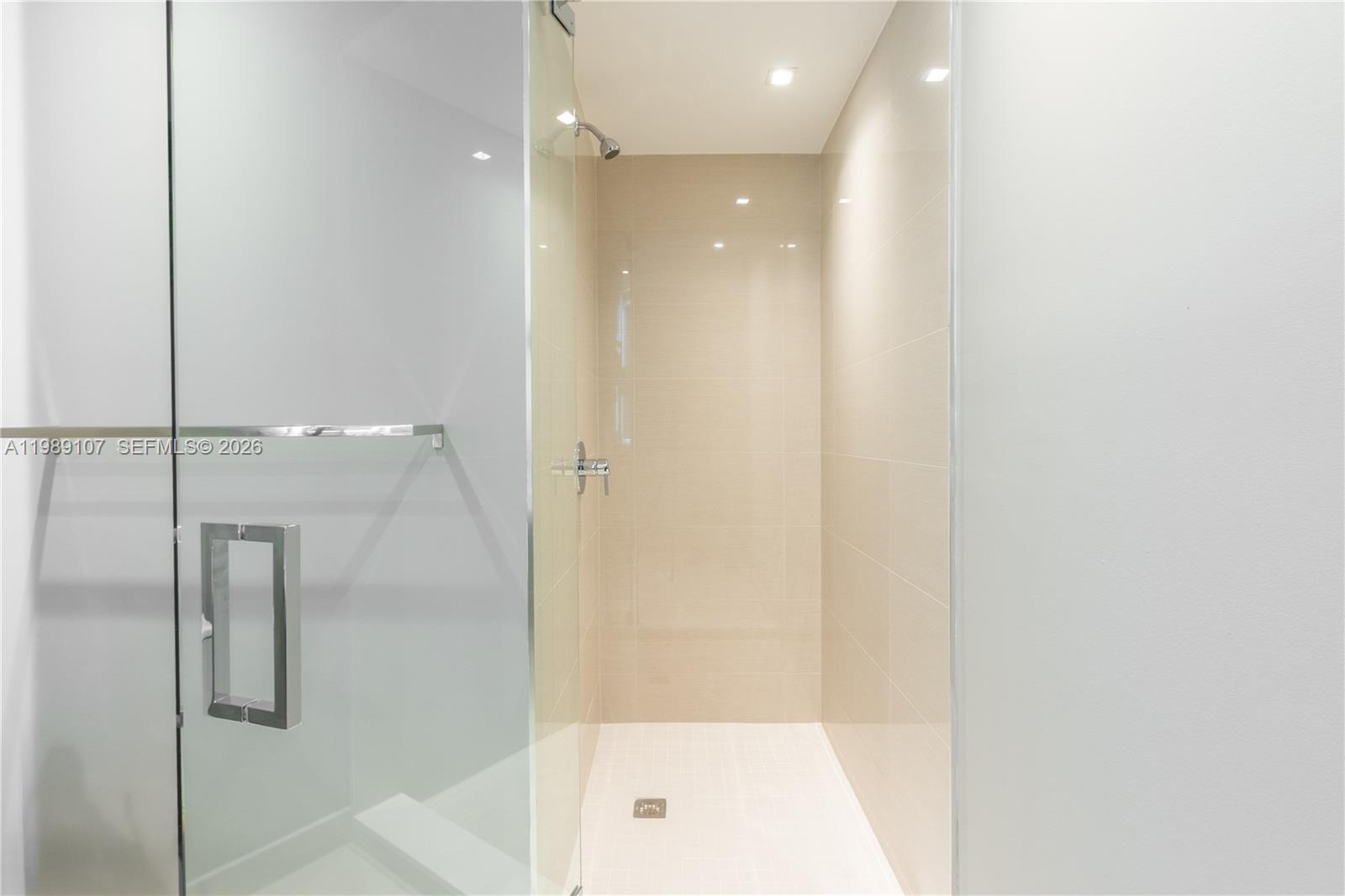 851 NE 1st Ave #PH 4611 Miami, FL 33132