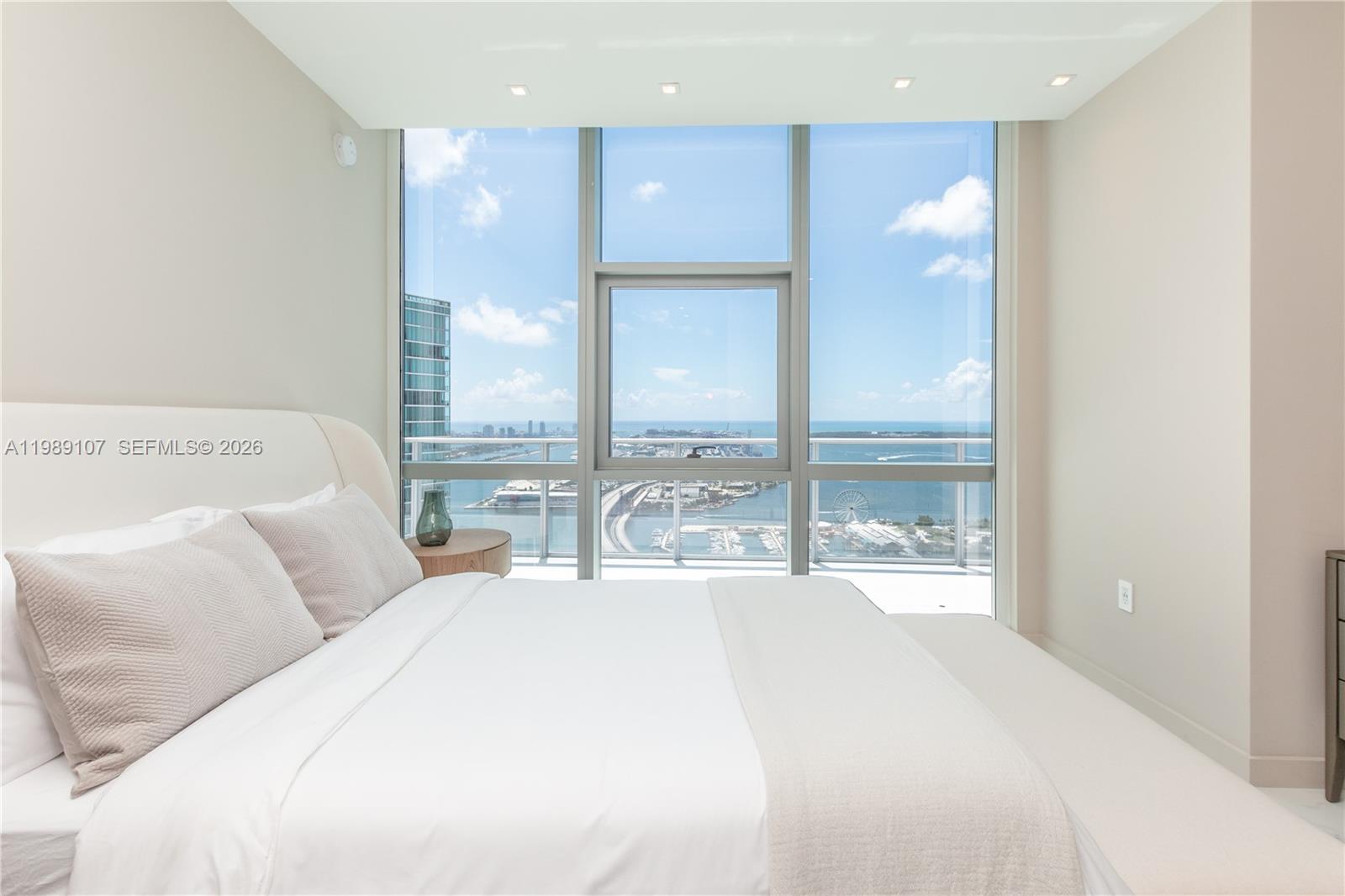 851 NE 1st Ave #PH 4611 Miami, FL 33132