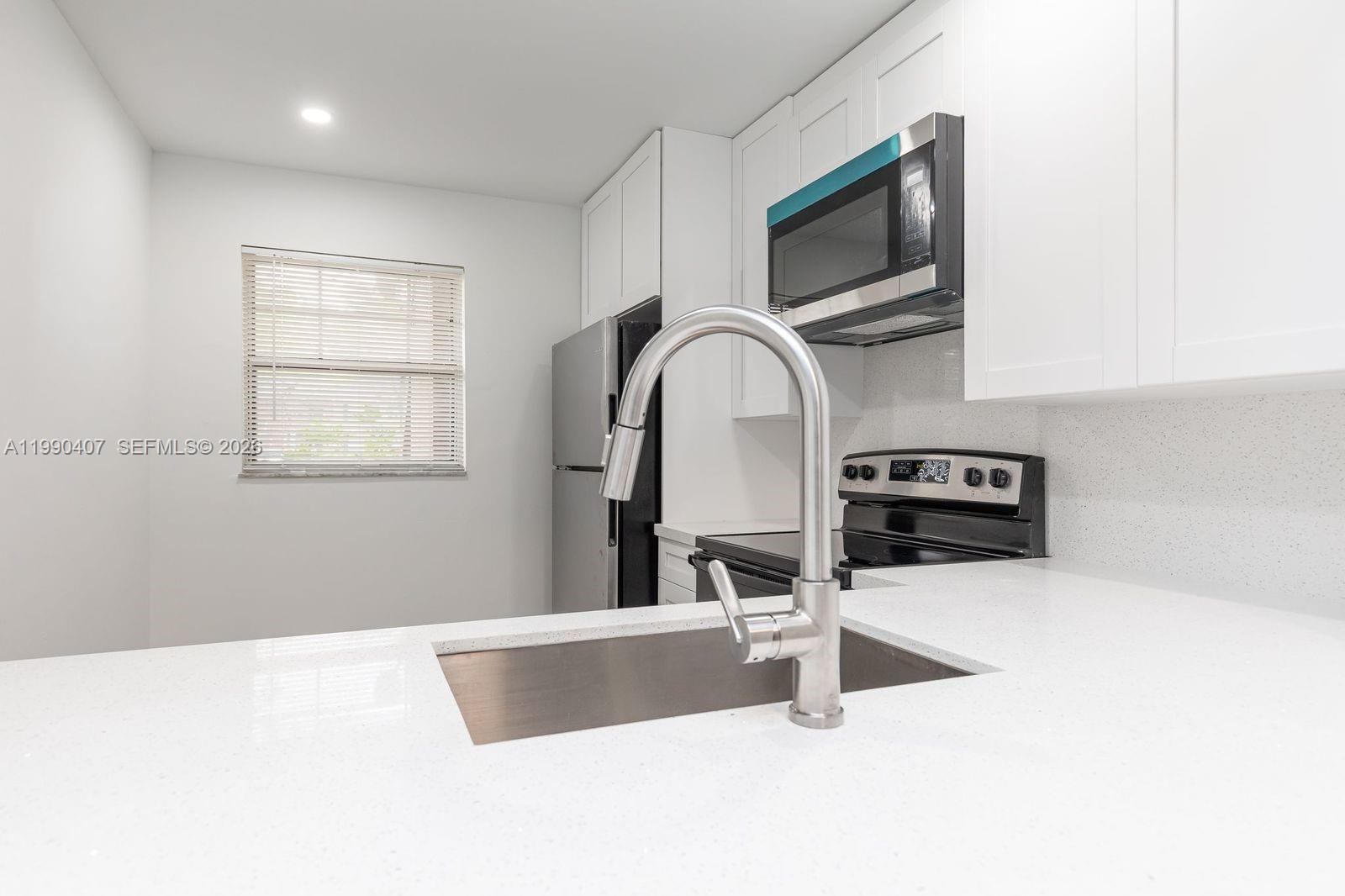 10330 NW 8th St #104 Pembroke Pines, FL 33026