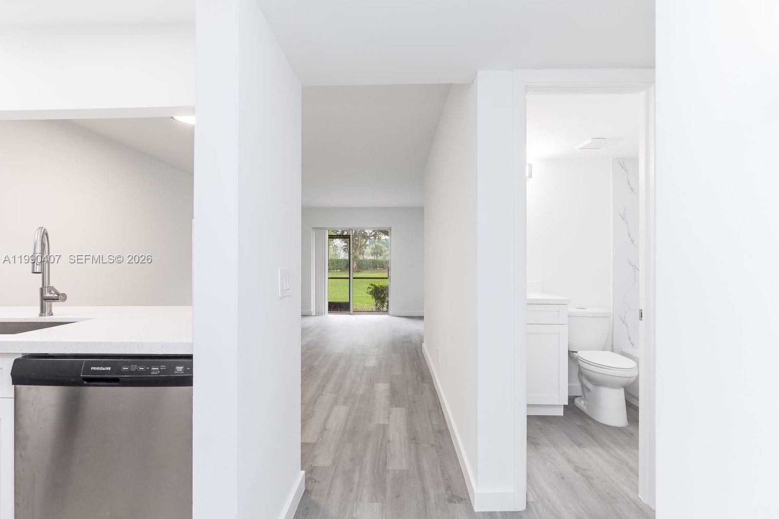 10330 NW 8th St #104 Pembroke Pines, FL 33026