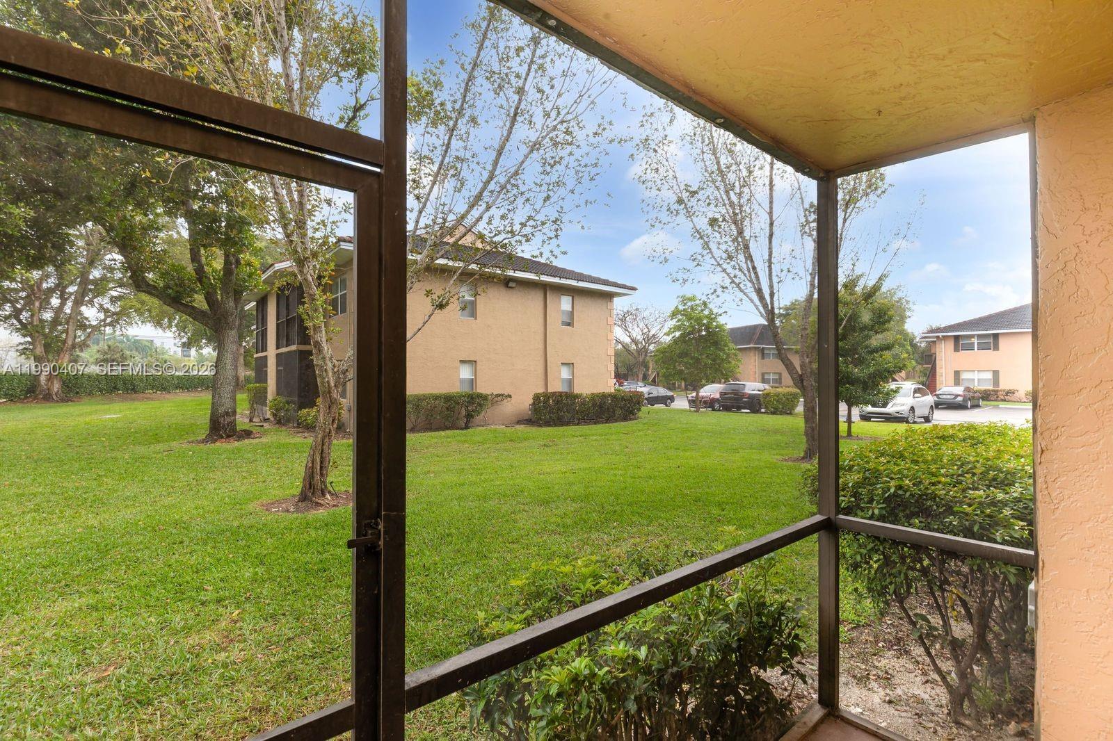 10330 NW 8th St #104 Pembroke Pines, FL 33026