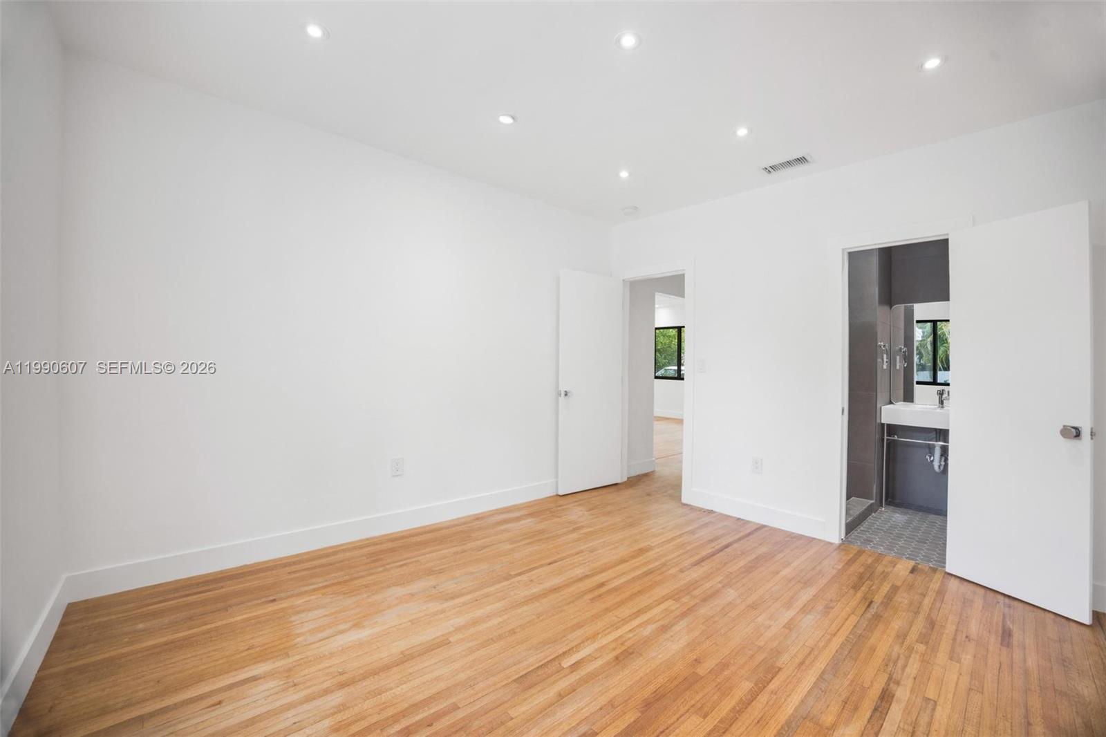 880 NE 72nd Ter Miami, FL 33138