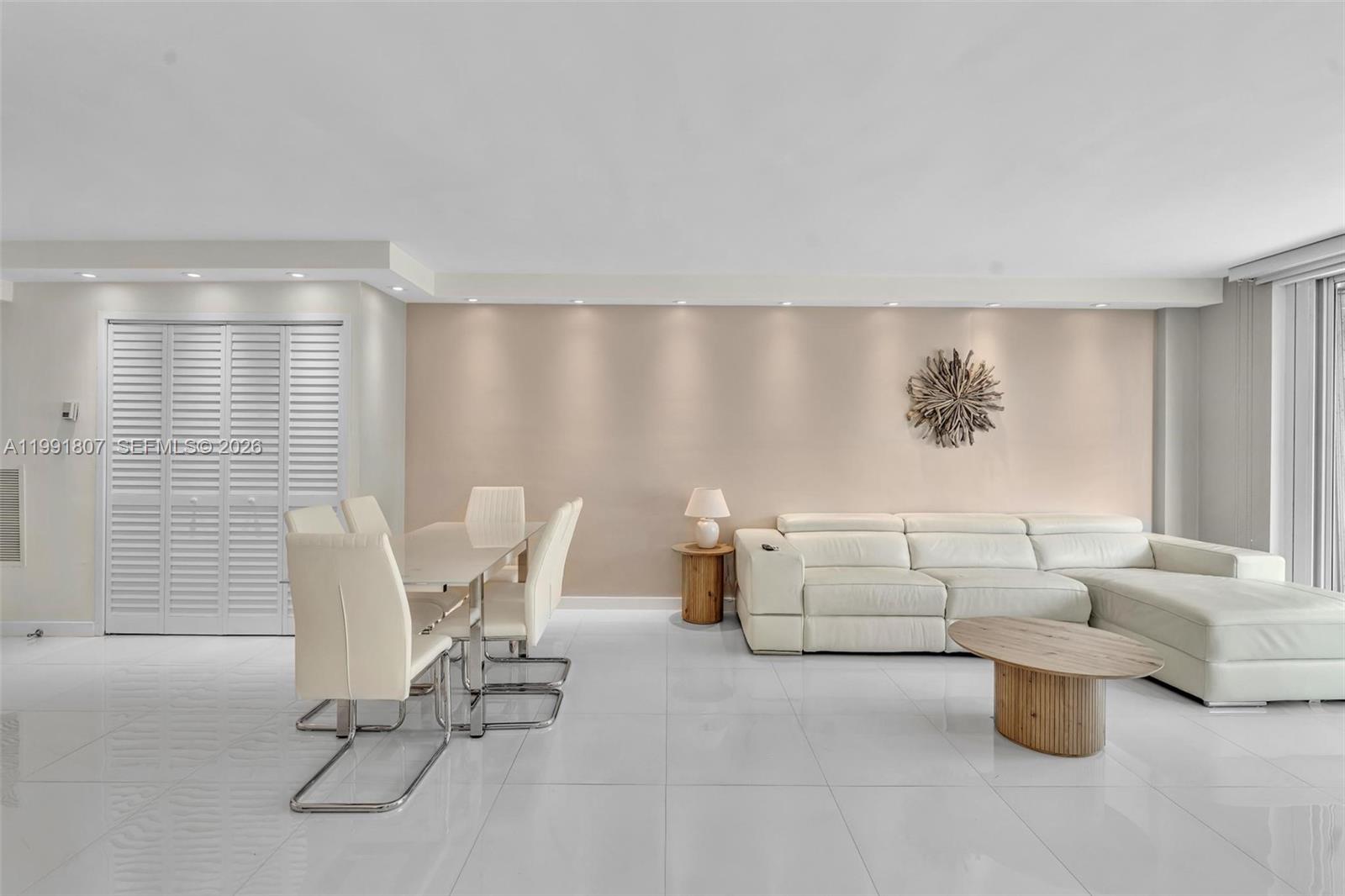 image Carlisle on the Ocean4