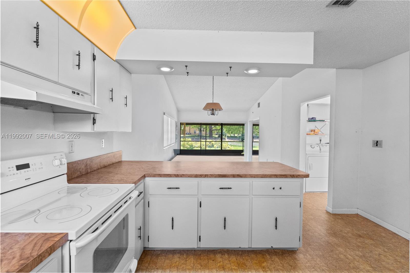 723 Banks Rd Margate, FL 33063