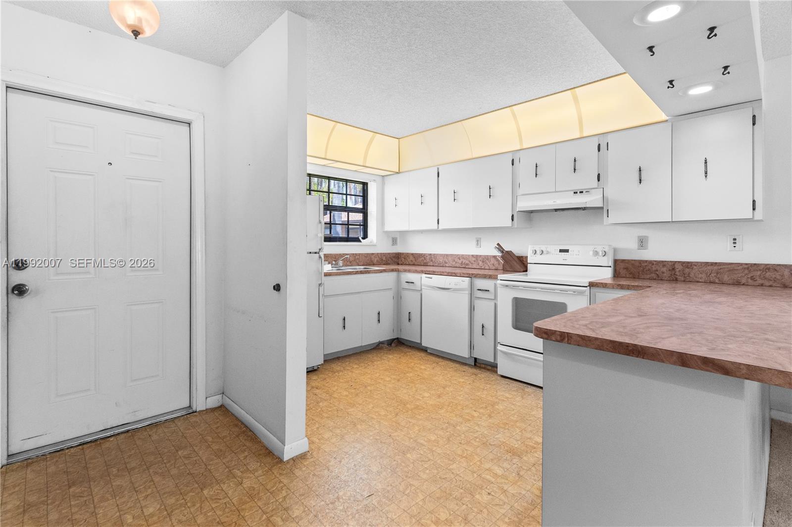 723 Banks Rd Margate, FL 33063