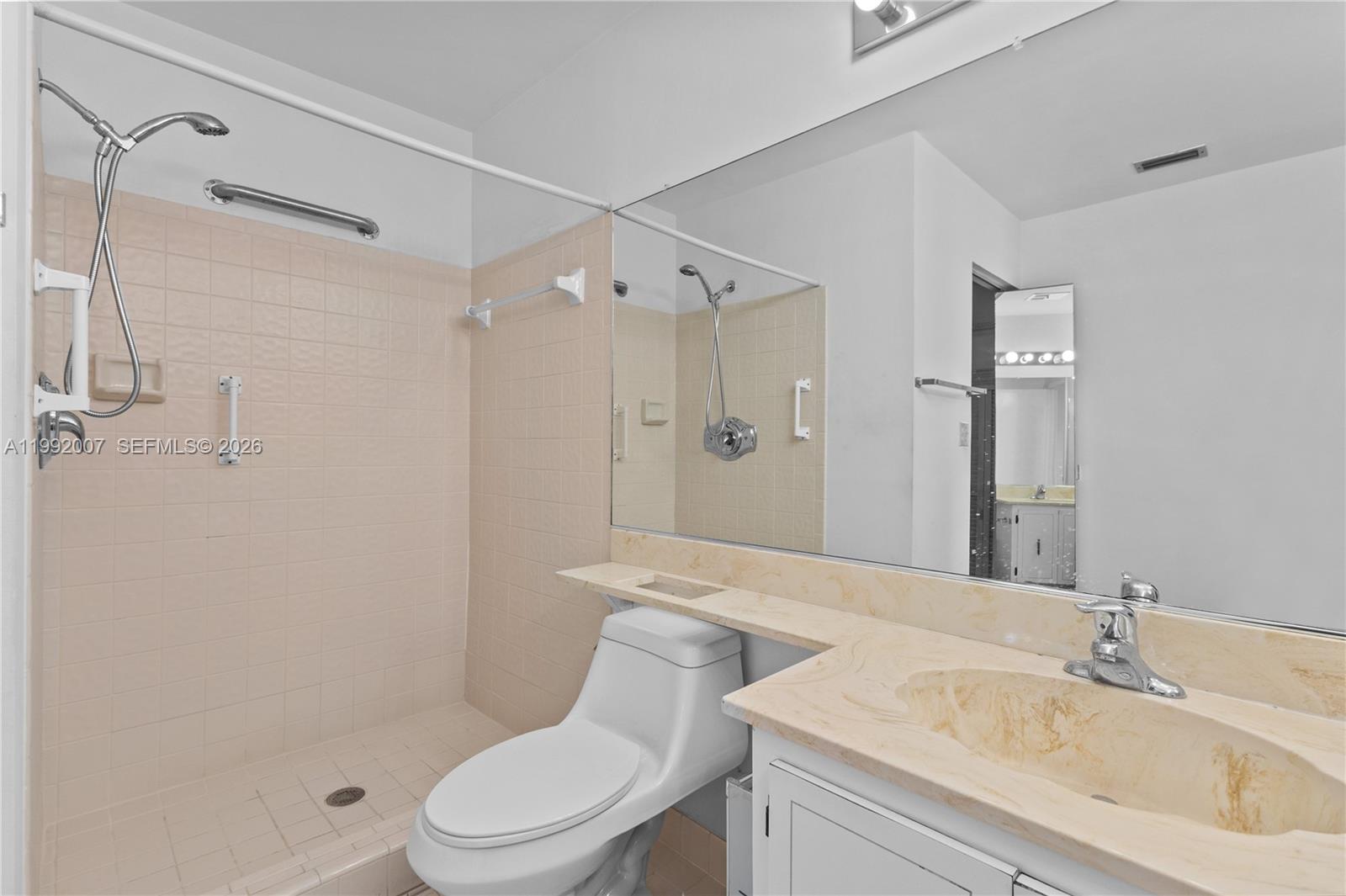 723 Banks Rd Margate, FL 33063