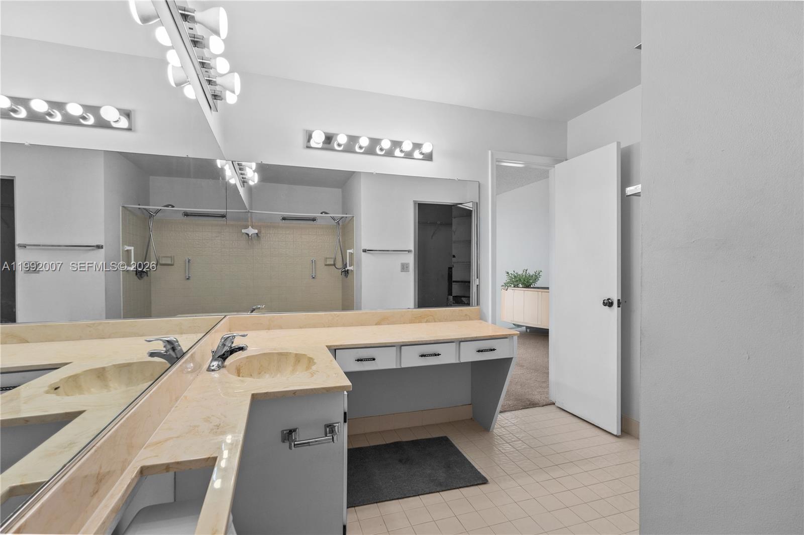 723 Banks Rd Margate, FL 33063