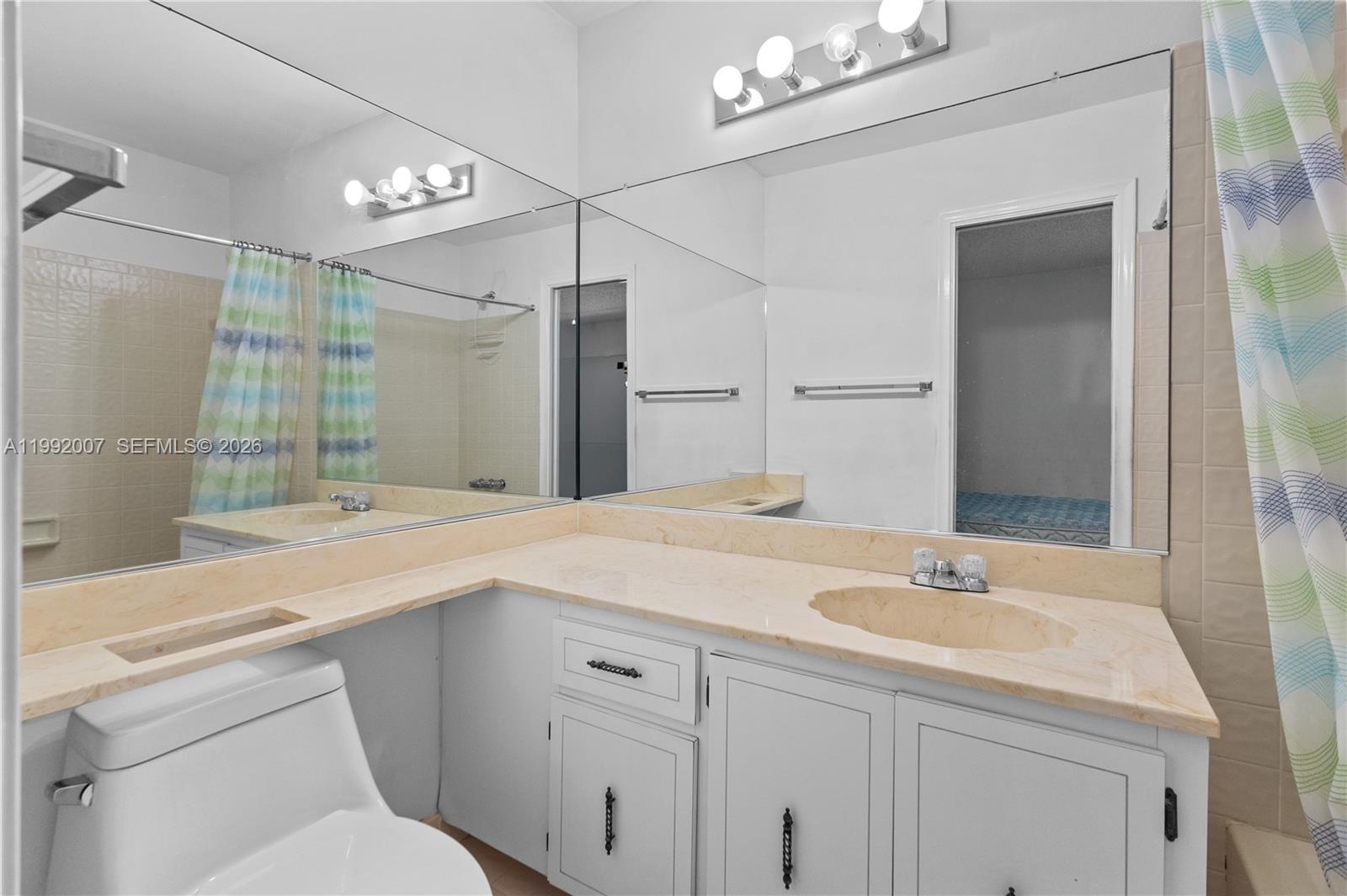 723 Banks Rd Margate, FL 33063